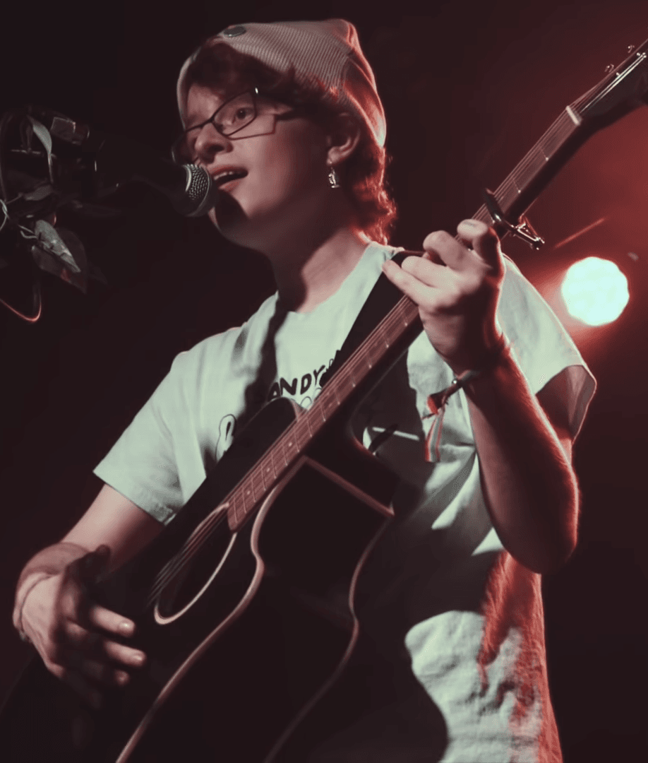 Cavetown with Chloe Moriondo